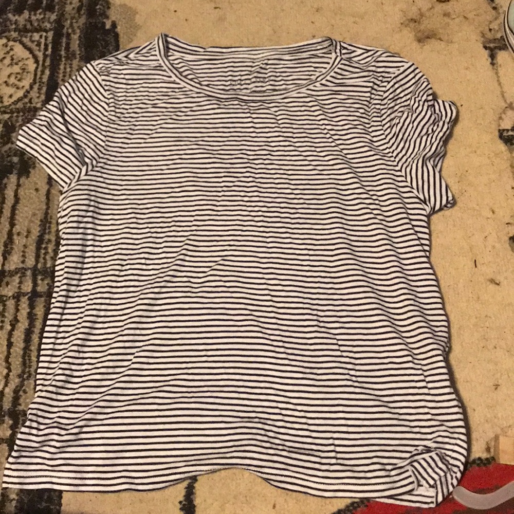 American Eagle cropped t-shirt